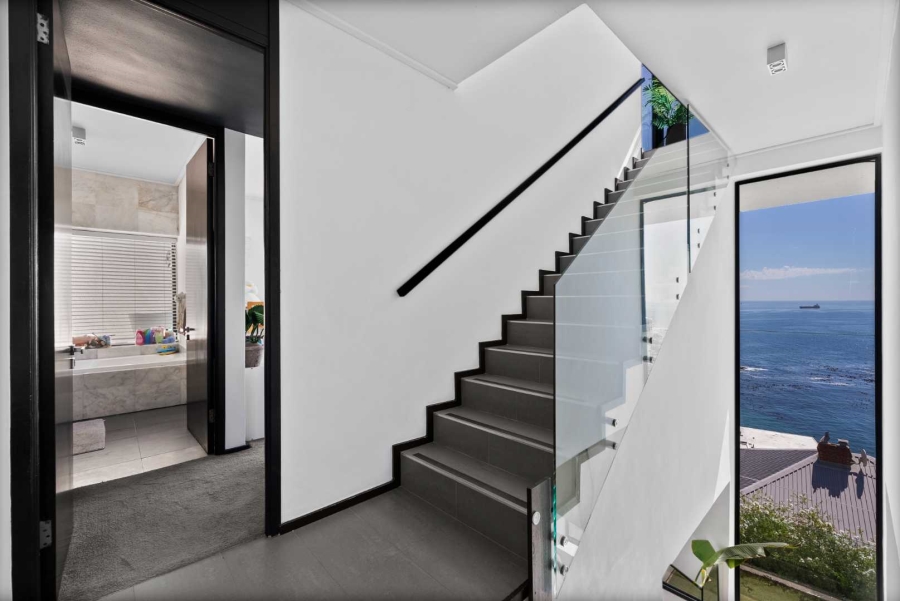 To Let 3 Bedroom Property for Rent in Bantry Bay Western Cape